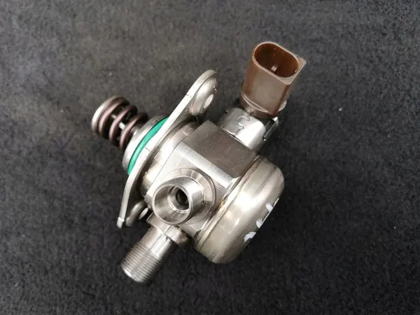 BRANDSTOFPOMP MERCEDES C W205 A2640700000 OE image 4