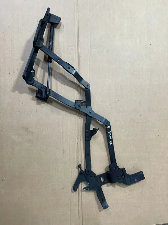 OEM A2307500251 oikea takatavaratilankansi sarana image 2