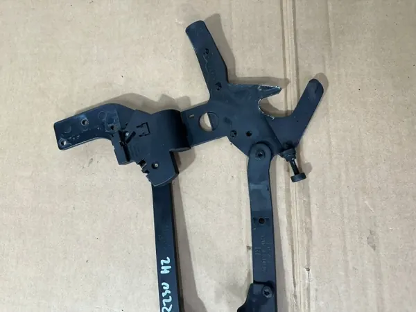 OEM A2307500251 oikea takatavaratilankansi sarana image 6