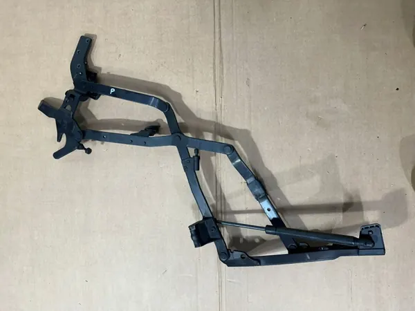 OEM A2307500251 oikea takatavaratilankansi sarana image 7