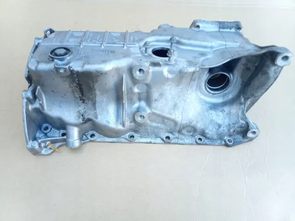 Cárter de aceite BMW OEM 8580123 para motor B47 Diesel image 3