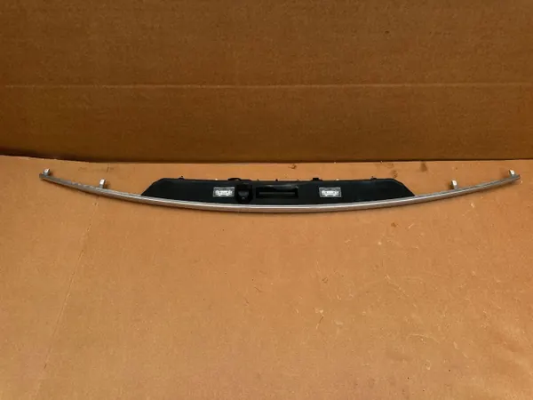 BMW OEM 7357105 Bandeau Éclairage Plaque Arrière image 2