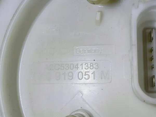 Bomba de Combustível VW Golf V 1.4 16V 1K0919051M image 3