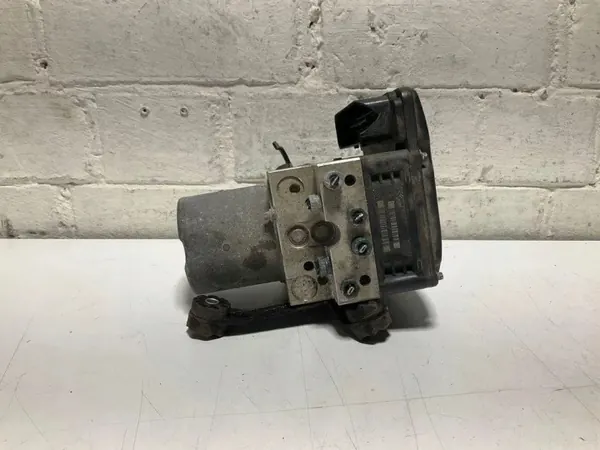 Bomba ABS usada OEM 6783366 para BMW 5 E60 3.0L image 3