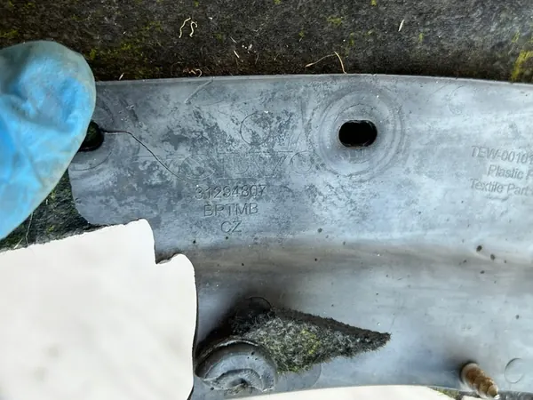 Volvo S80 2008 Front Right Wheel Arch 31294807 image 9