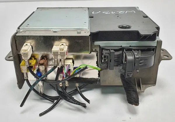Mercedes-Benz NTG6 Navigationseinheit OEM A2139007338 image 4