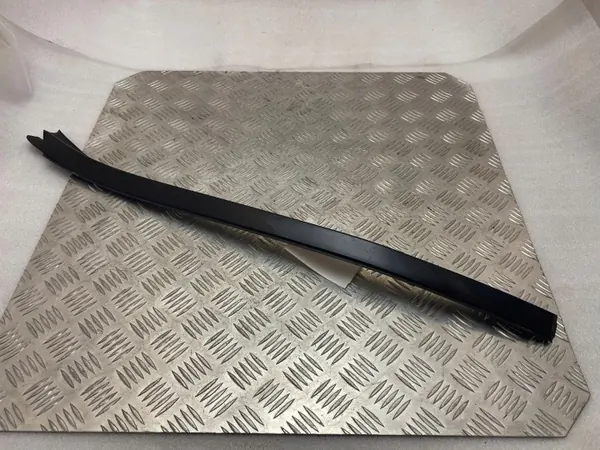 Mercedes-Benz E W238 2018 Frontscheibenleiste OEM A2926908100 image 2