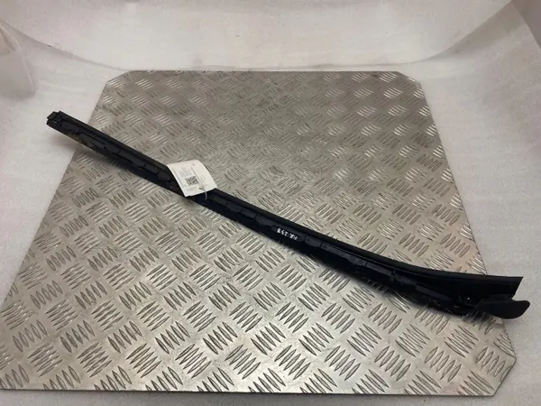 Mercedes-Benz E W238 2018 Frontscheibenleiste OEM A2926908100 image 7