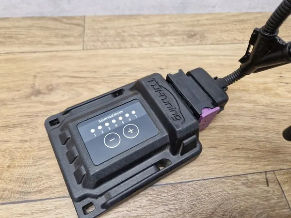 Boîte à puce BMW F30 330e Tuning CRTD4 BT Multi Canal image 4