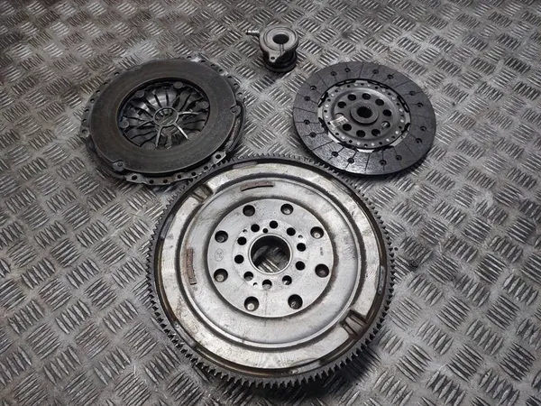 Volante de Dupla Massa + Disco + Placa de Pressão Volvo XC60 I 2.0 D3 image 8