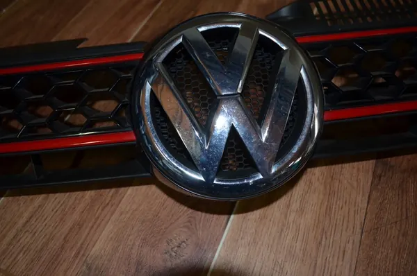 Griglia anteriore VW Golf VI Cabrio GTI OEM image 6