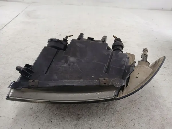 AUDI A4 B5 Faro Derecho + Indicador 8D0941030B image 7