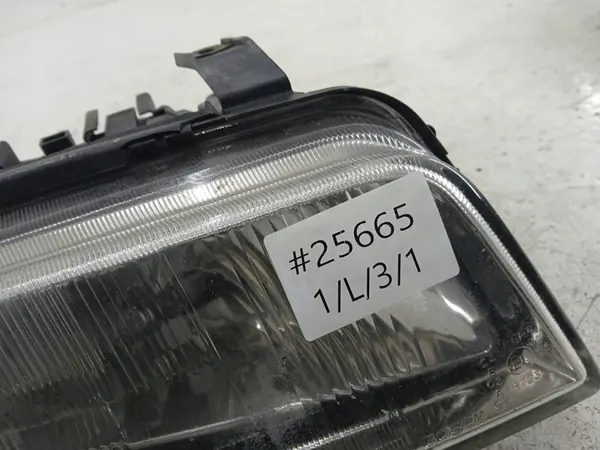 AUDI A4 B5 Faro Derecho + Indicador 8D0941030B image 8