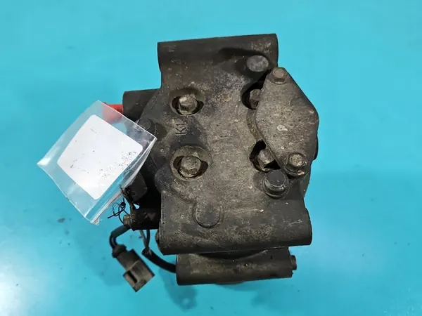 Compresseur de Climatisation Ford Focus MK1 1.8 TDDI image 10