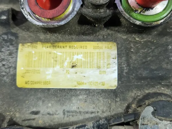 Compresseur de Climatisation Ford Focus MK1 1.8 TDDI image 6