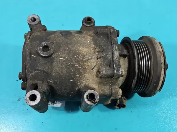 Compresseur de Climatisation Ford Focus MK1 1.8 TDDI image 9