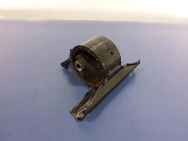 Mitsubishi Lancer VIII Engine Mount MN184056 image 2