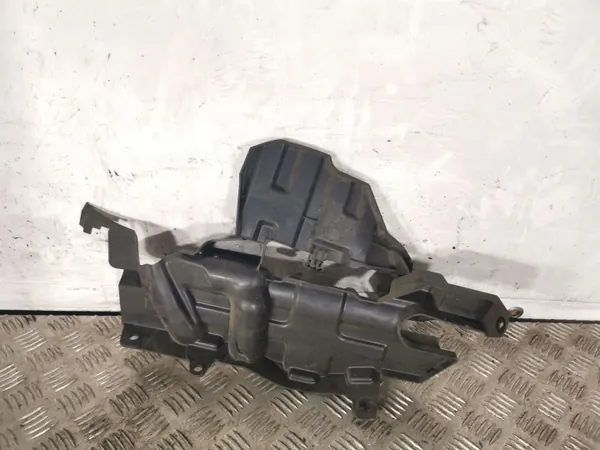 Conducto de aire Honda CR-V OEM FBZ10208 - Usado image 2
