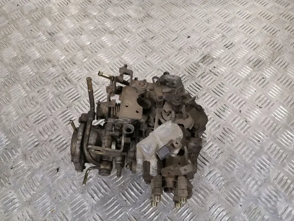 Opel Vectra B Einspritzpumpe OEM 8971392700 image 5