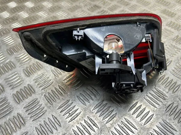 Luz trasera derecha BMW F10 7203226 image 3