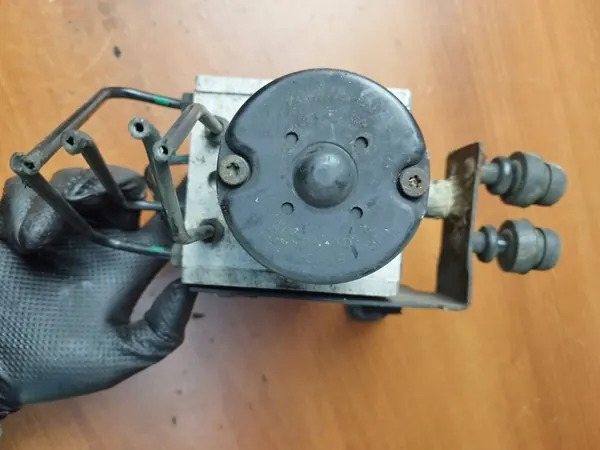 ABS-pomp Skoda Seat 6Q0614117E image 3