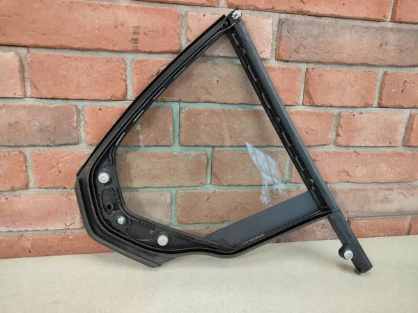 Vidrio Triangular Puerta Trasera Izquierda BMW G20 OEM 7425083 image 5