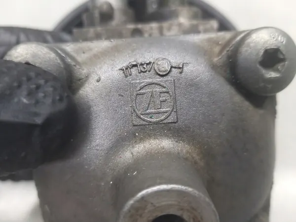 Bomba de direção assistida 2.4 D5 163CV Volvo V70 II XC70 S80 image 9