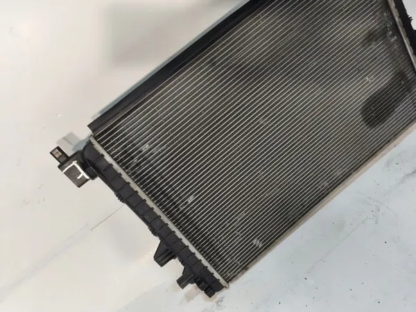 Radiateur d'eau d'occasion OEM 5Q0121251HS VW/Audi image 6