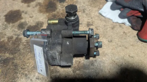 Pompe de direction OEM 1J0422 pour VW Golf IV 1.9TDi image 2