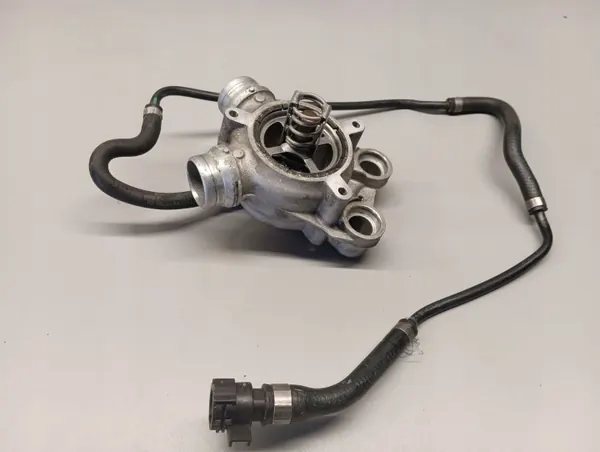 BMW OE 7833761 Termostaatin Kotelo - Käytetty image 2