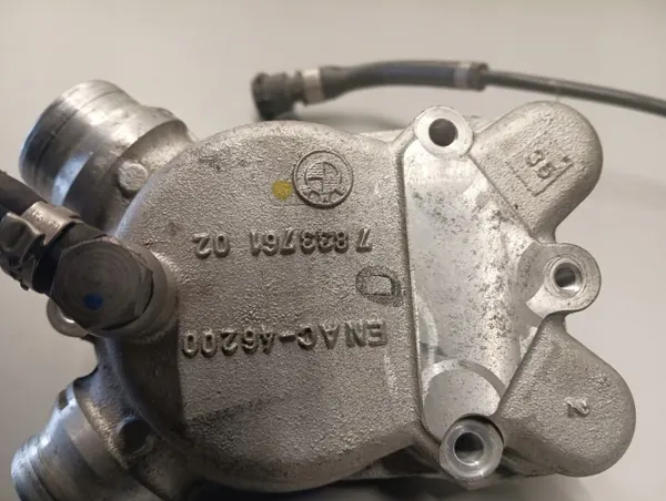 BMW OE 7833761 Termostaatin Kotelo - Käytetty image 4