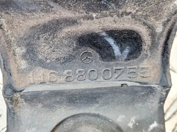 Mercedes-Benz SL R107 achterbumper onderdelen OEM 1168800755 image 9