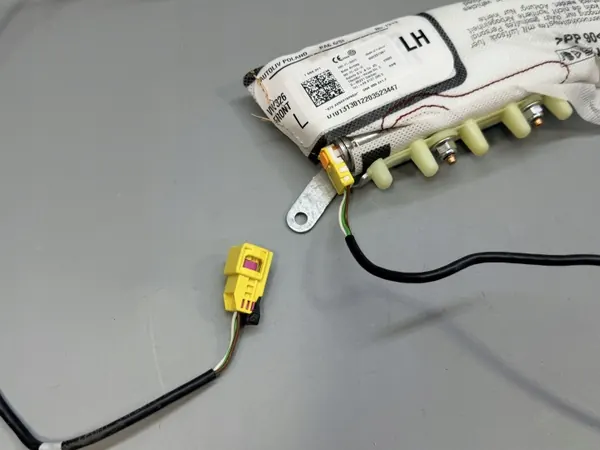 Airbag OEM 5NA880241F para VW Tiguan II Banco Esquerdo image 3