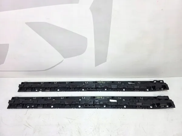 OEM 7425460 Rechter Türschwellen-Clip BMW X5 G05 LCI image 2