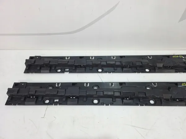 OEM 7425460 Rechter Türschwellen-Clip BMW X5 G05 LCI image 3
