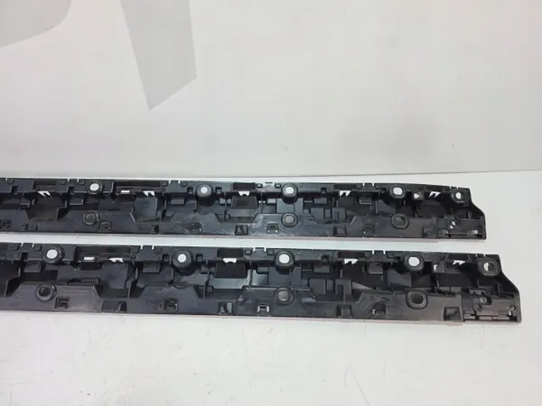 OEM 7425460 Rechter Türschwellen-Clip BMW X5 G05 LCI image 4