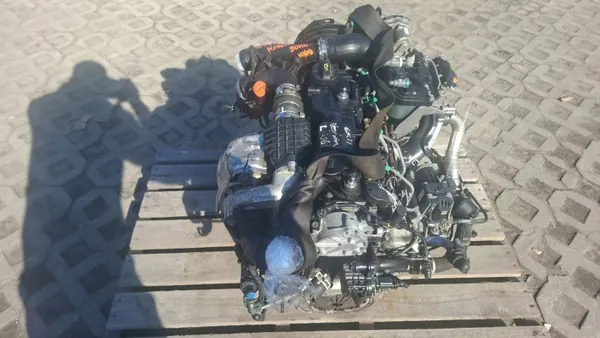 Motor 1.6 E-HDI usado OEM 10JBFM para Citroen/Peugeot image 3