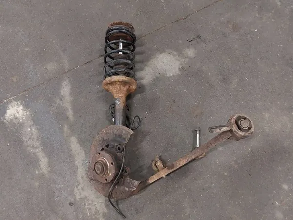 Amortisseur avant gauche + bras de contrôle BMW E30 image 1