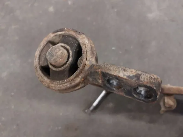 Amortisseur avant gauche + bras de contrôle BMW E30 image 5