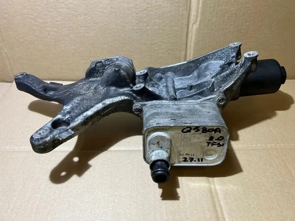 AUDI Q5 80A 2.0 TFSI Alternatorsteun Oliefilterbasis 06L903143K image 3