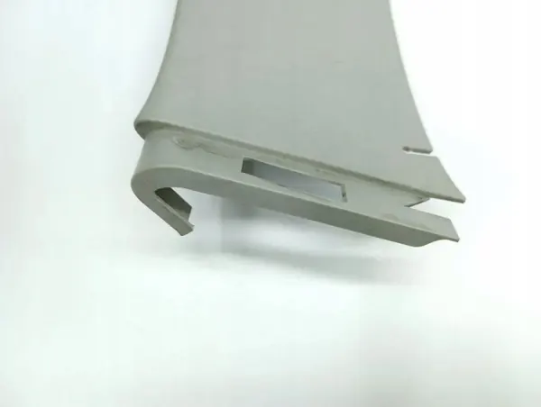 OEM 83780665J Suzuki Grand Vitara II Tavaratilan Luukun Verhoilu image 3