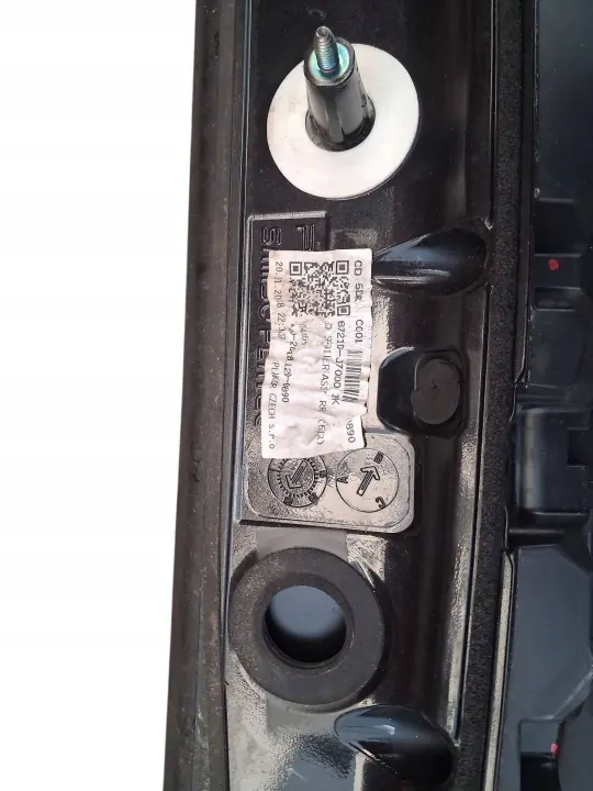 OEM 87210-J7000 takaspoileri Kia Ceed III HB:lle image 6