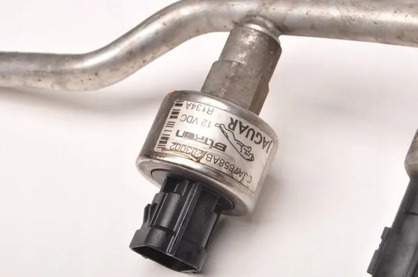 ASTON MARTIN VANTAGE 4.7 Ilmastointiletkku LJA7658AB image 6