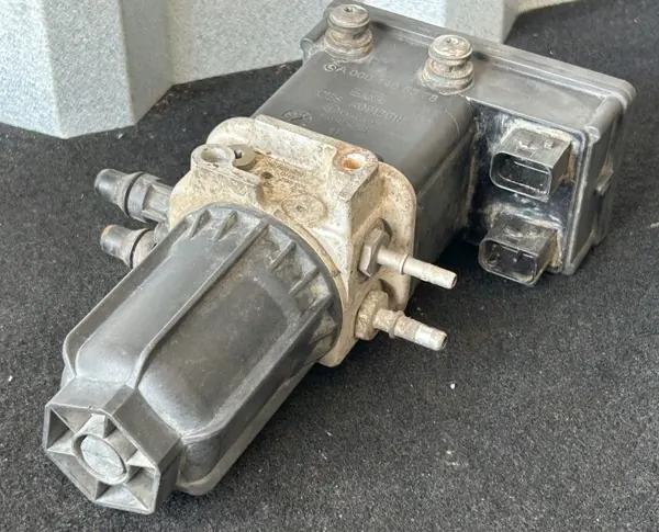 Pompe AdBlue OEM A0001405378 pour Mercedes Actros MP4 image 5