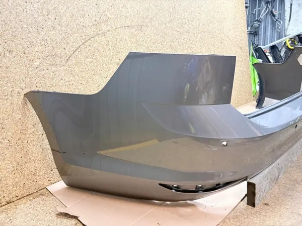 VW Golf VII Kombi Heckstoßstange OEM 109032190100 image 6