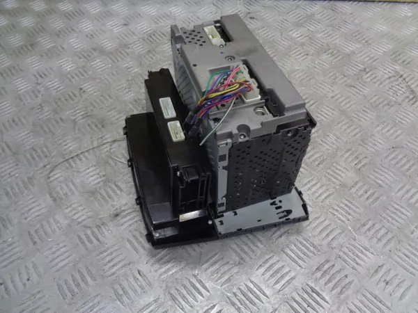 Radio & Klimapanel OEM 86120-05081 für Toyota Avensis image 9