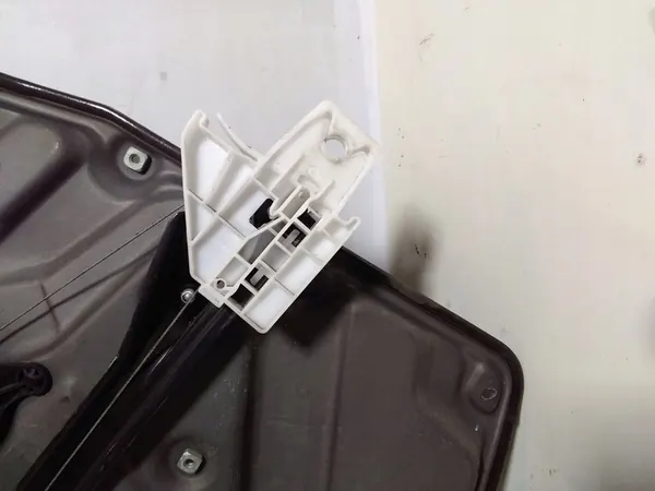 Elevador de vidro traseiro esquerdo SKODA OCTAVIA I 1Z0839655C image 3