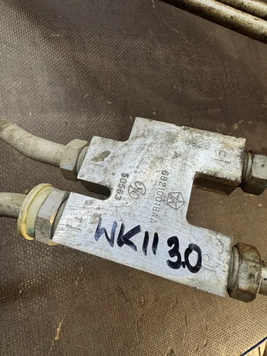 Jeep OE 68210018AA Vaihteiston Termostaattiputket image 4