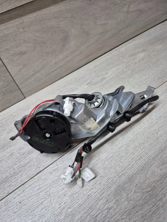 Ferrari California vänster spegelbas OEM 8Q9851111 image 3
