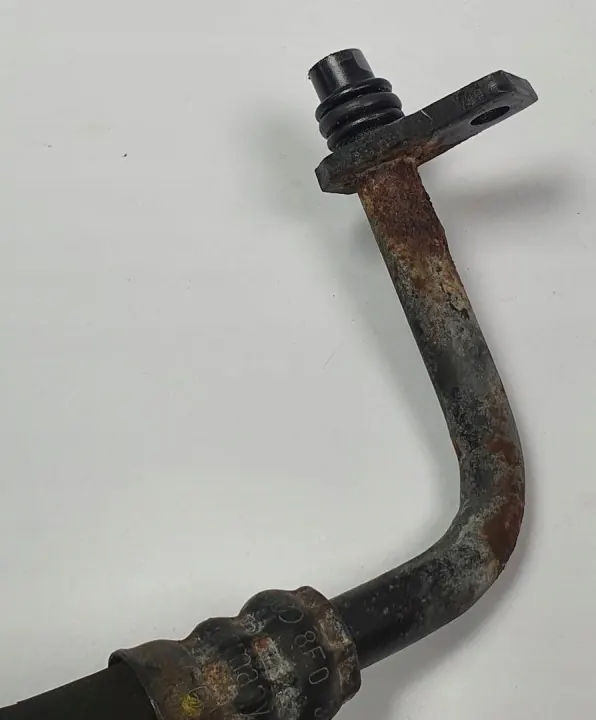 Audi A4 B6 B7 vaihteistoöljyputki OEM 8E0317825Q image 3
